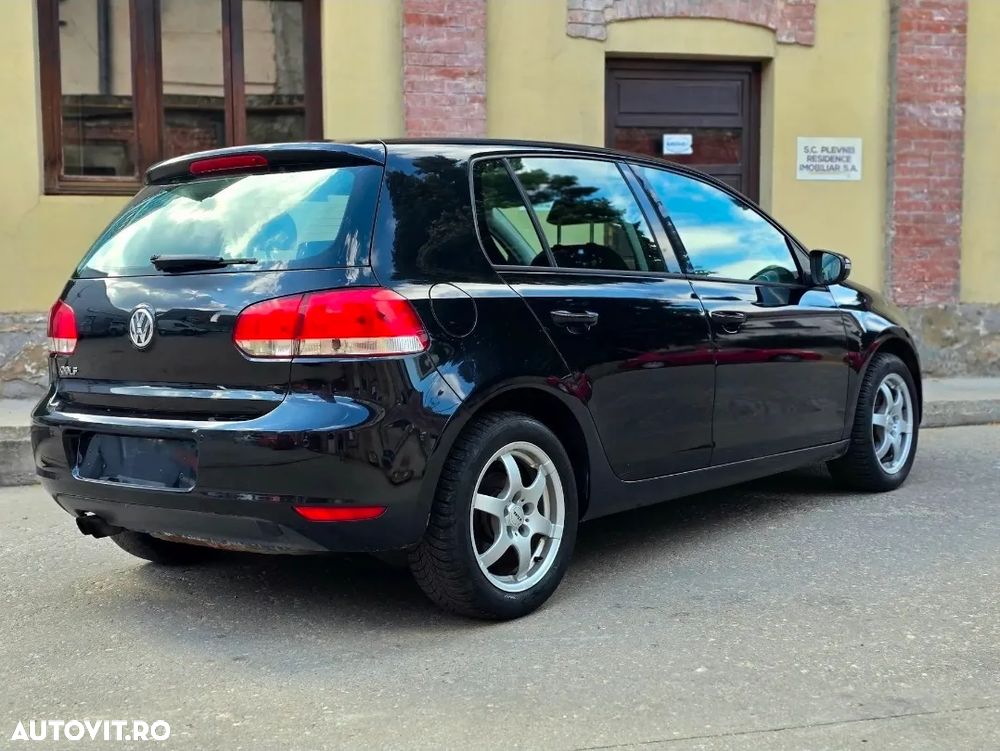 Volkswagen Golf 2010 photo 4