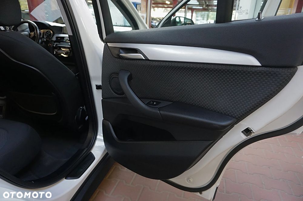 BMW X1 sDrive18i GPF - 25