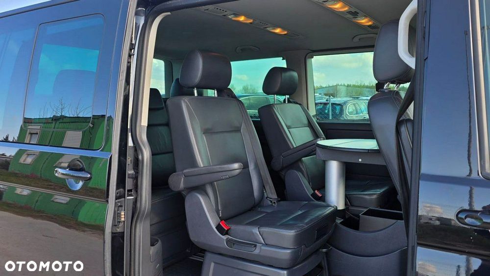 Volkswagen Multivan - 17