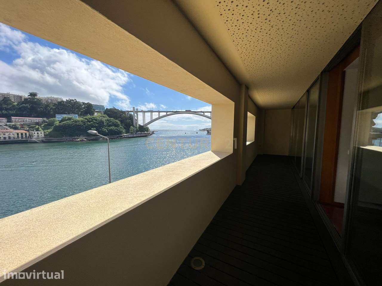 Apartamento T3 - Lordelo do Ouro - Grande imagem: 2/19
