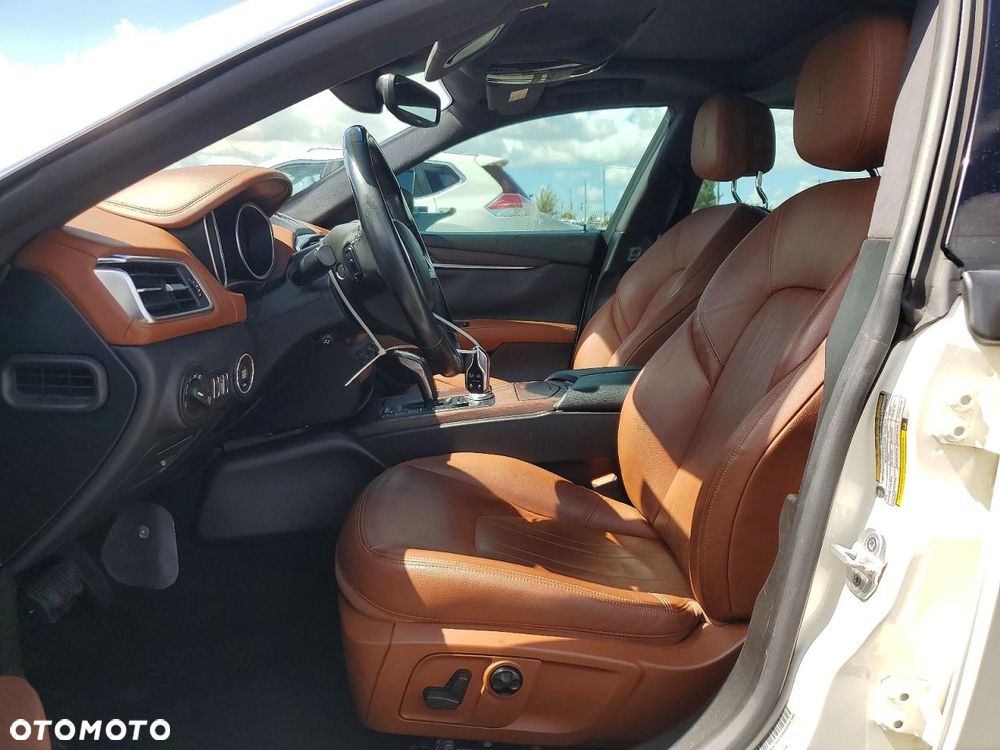 Maserati Ghibli - 7