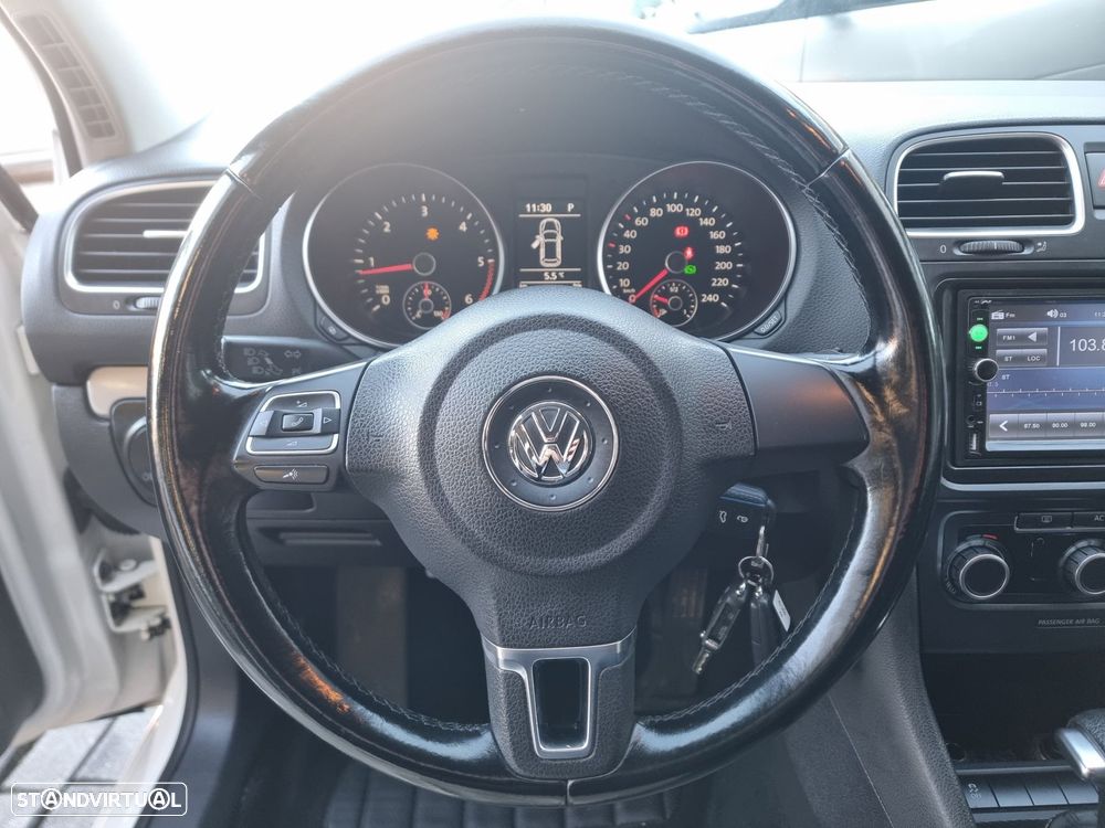 VW Golf 1.6 TDi Confortline DSG - 14