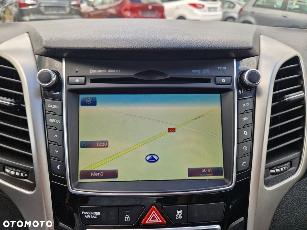 Hyundai i30 blue 1.4 Passion - 12