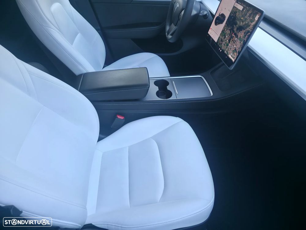 Tesla Model Y Long Range Dual Motor AWD - 12