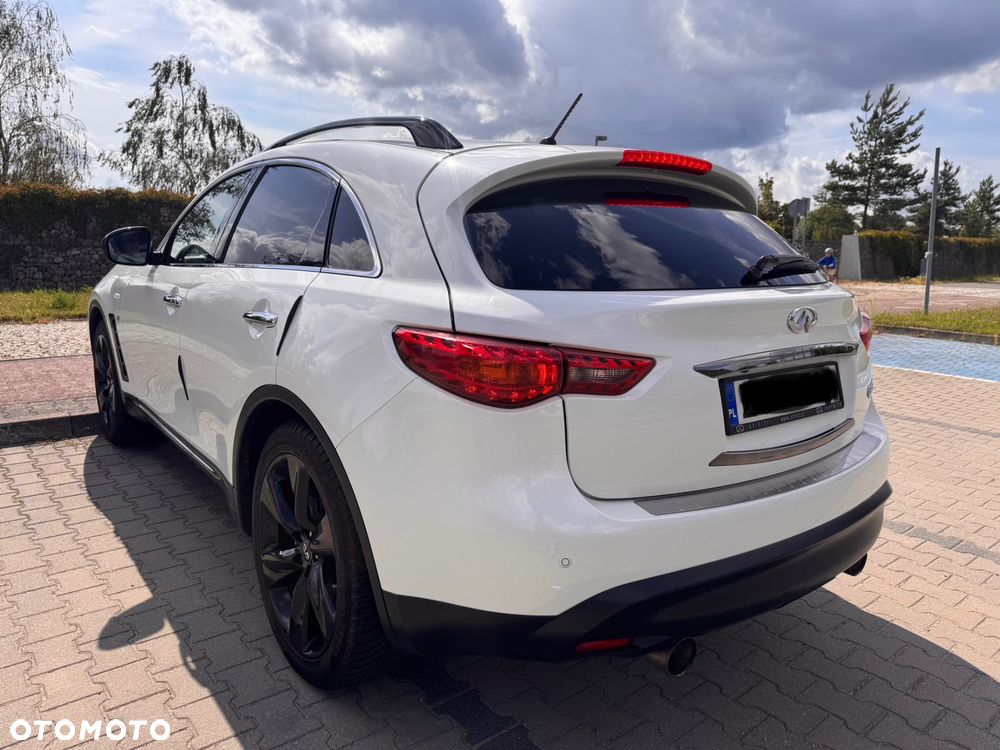 Infiniti QX70 3.7 S Design - 11
