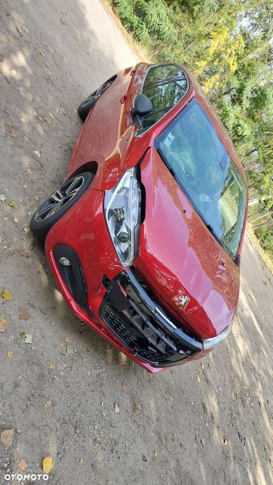 Peugeot 208 1.2 PureTech GPF Signature S&S - 5