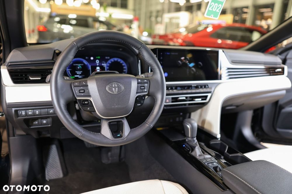 Toyota Camry - 6