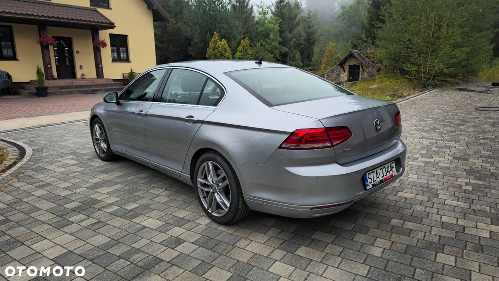 Volkswagen Passat 2.0 TDI SCR Comfortline - 16