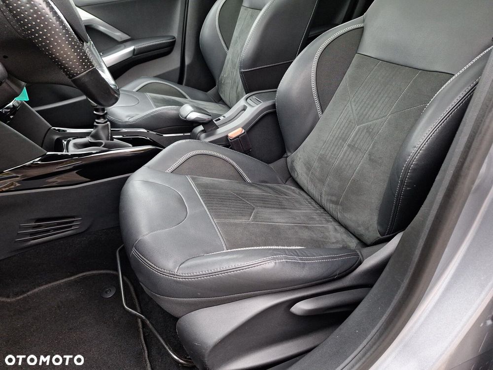 Peugeot 2008 1.2 Pure Tech Allure S&S - 11