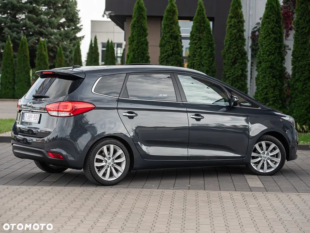 Kia Carens - 14