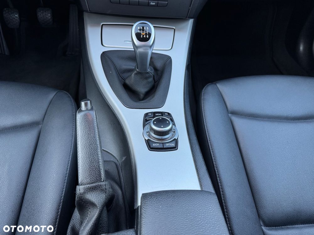 BMW Seria 3 318d DPF Edition Sport - 39