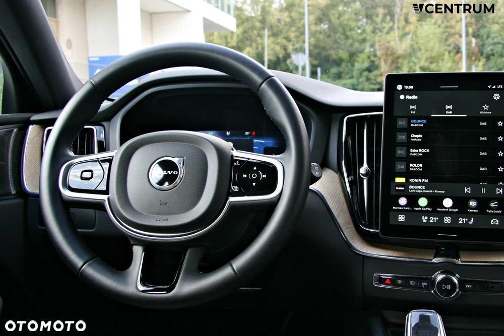 Volvo XC 60 B5 B AWD Plus Dark - 13