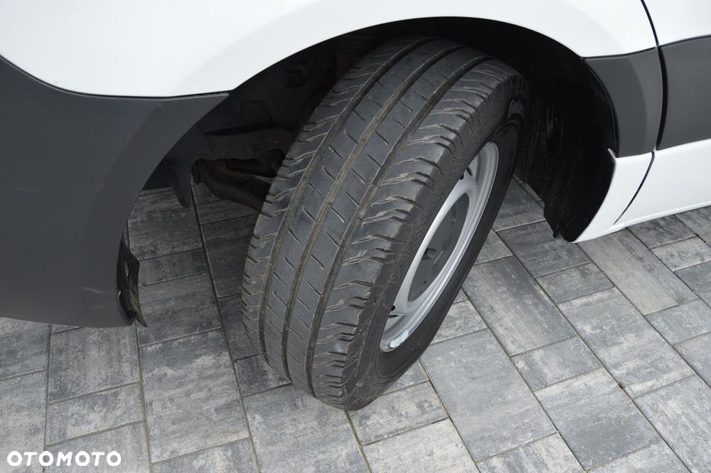 Mercedes-Benz Sprinter - 33