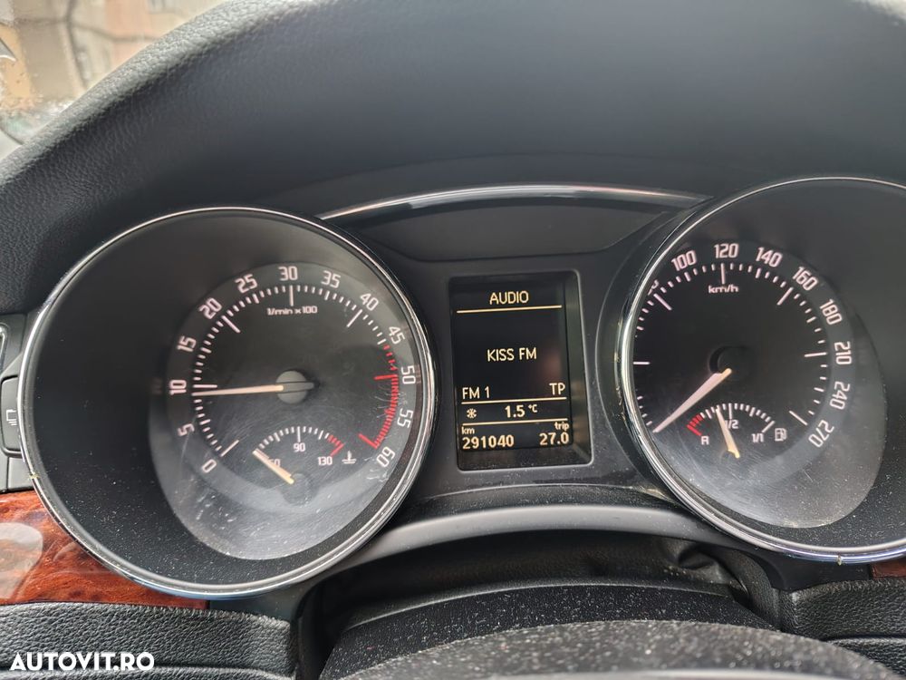 Skoda Superb 2.0 TDI PD Comfort - 14