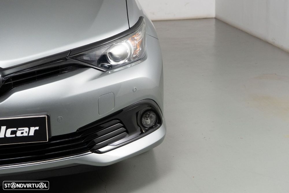 Toyota Auris Touring Sports 1.8 HSD Comfort +P.Sport+Navi - 17