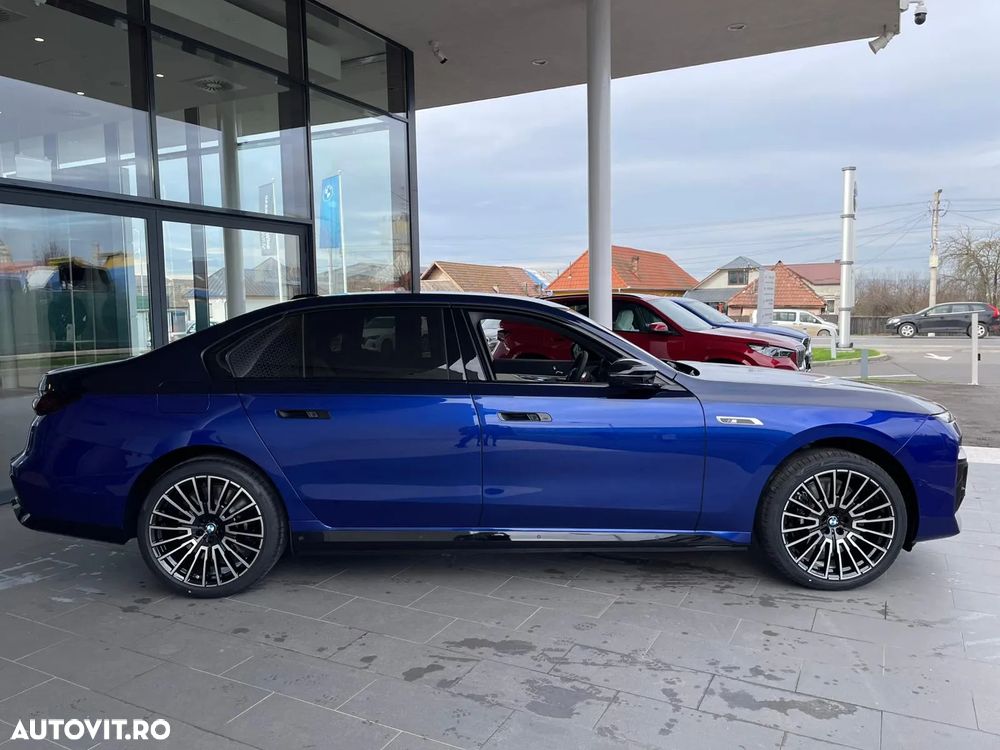BMW M7 M760e xDrive - 6