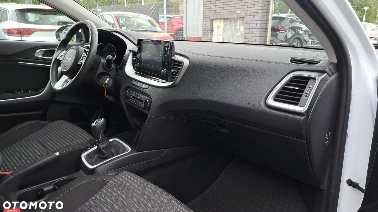 Kia Ceed 1.5 T-GDI M - 29