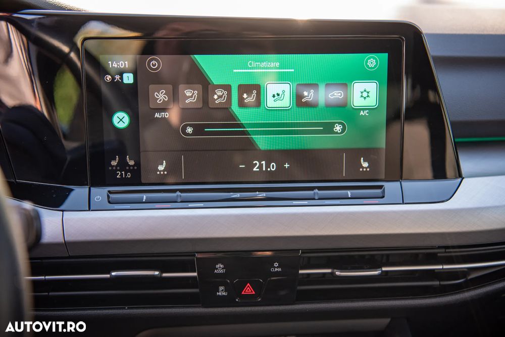 Volkswagen Golf Variant 2.0 TDI SCR DSG Life - 17