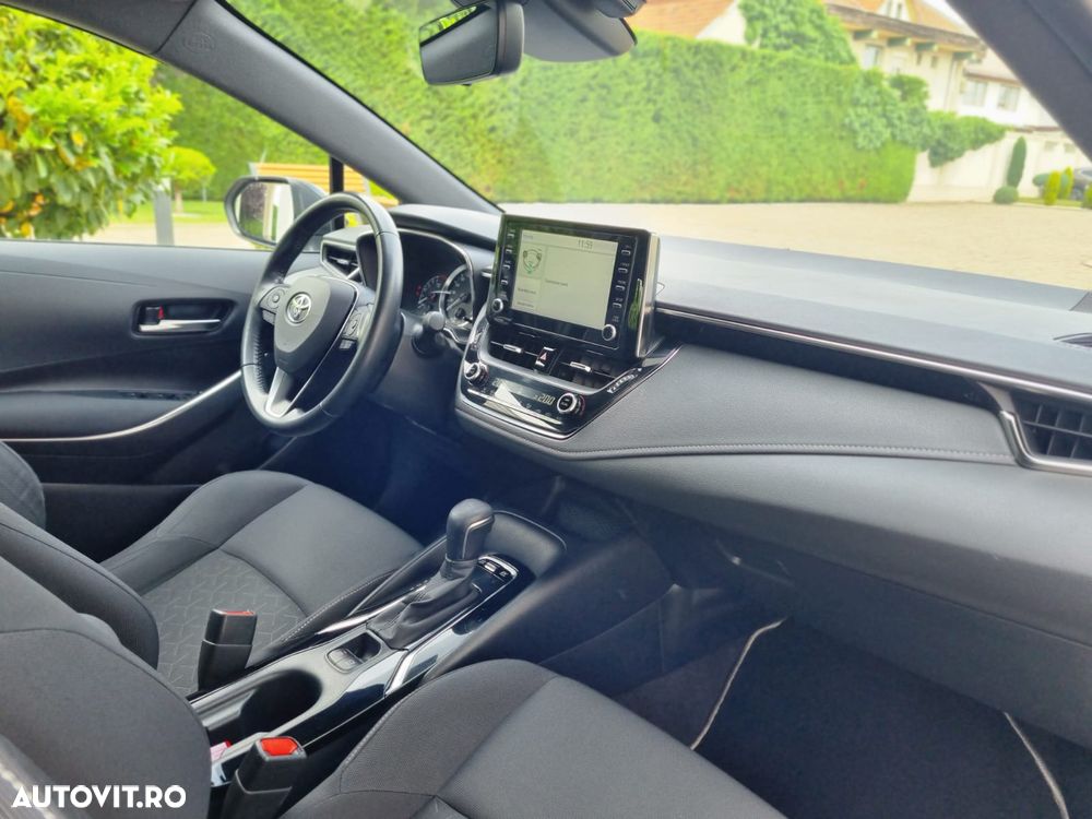 Toyota Corolla 1.8 Hybrid Comfort - 13