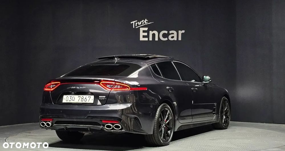 Kia Stinger - 3