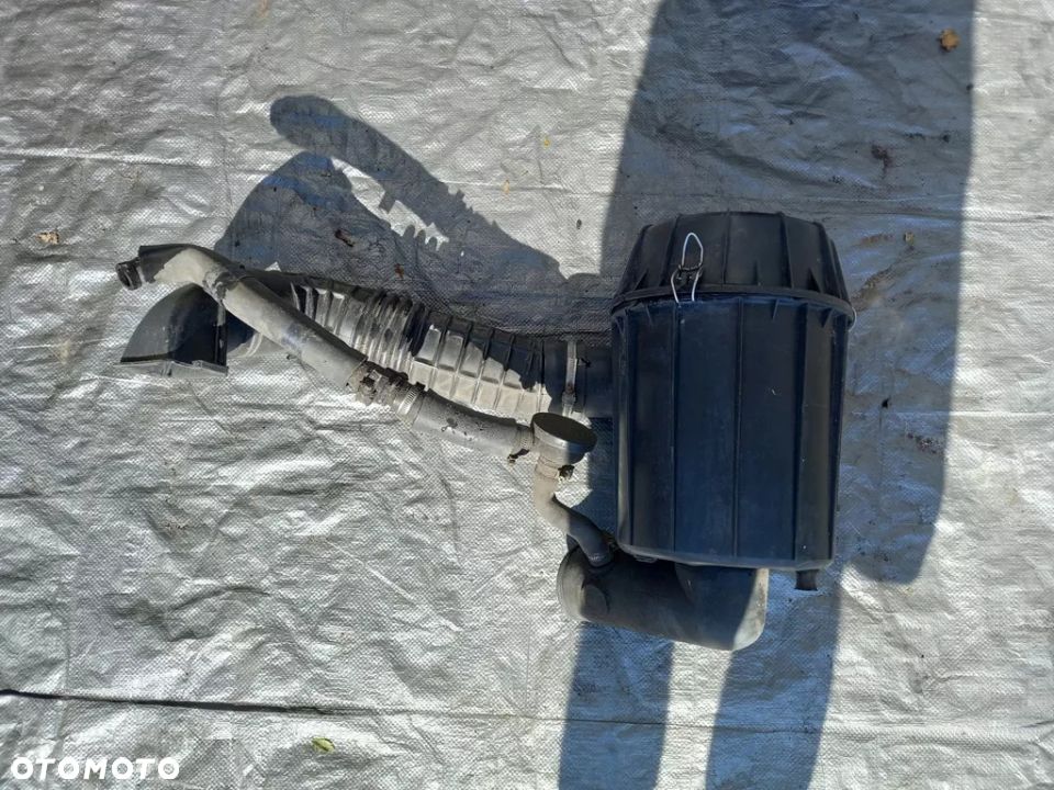 OBUDOWA FILTRA POWIETRZA iveco daily iv lift 2.2 - 1