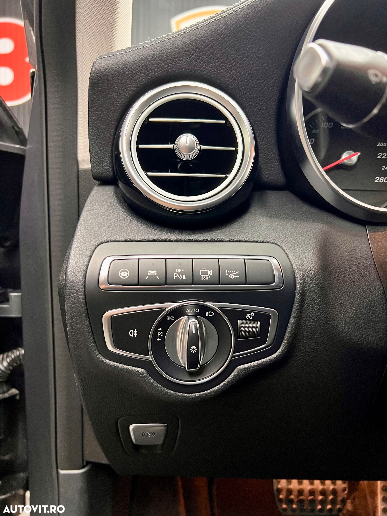 Mercedes-Benz GLC 300 4Matic 9G-TRONIC - 8
