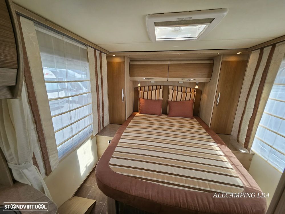 Burstner Nexxo T 687 CAMA CENTRAL - 26