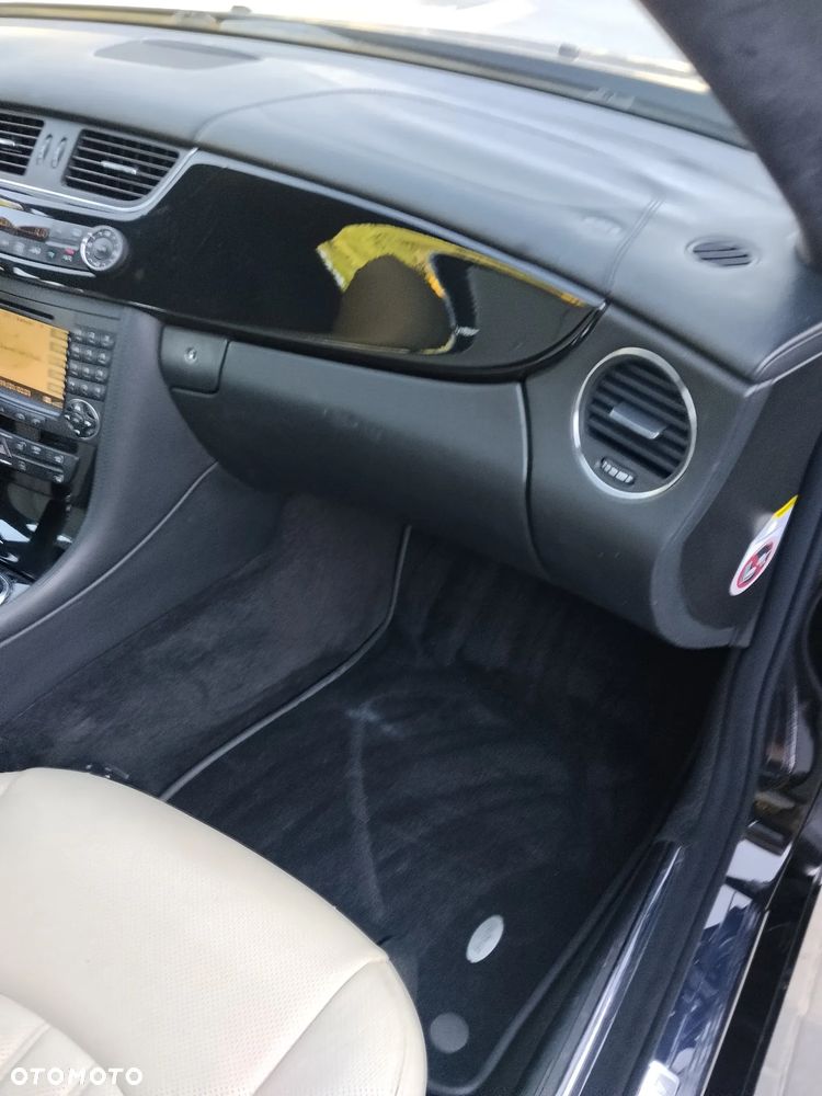 Mercedes-Benz CLS 500 - 21
