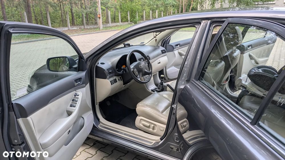 Toyota Avensis 2.2 D-CAT Prestige NAVI - 11