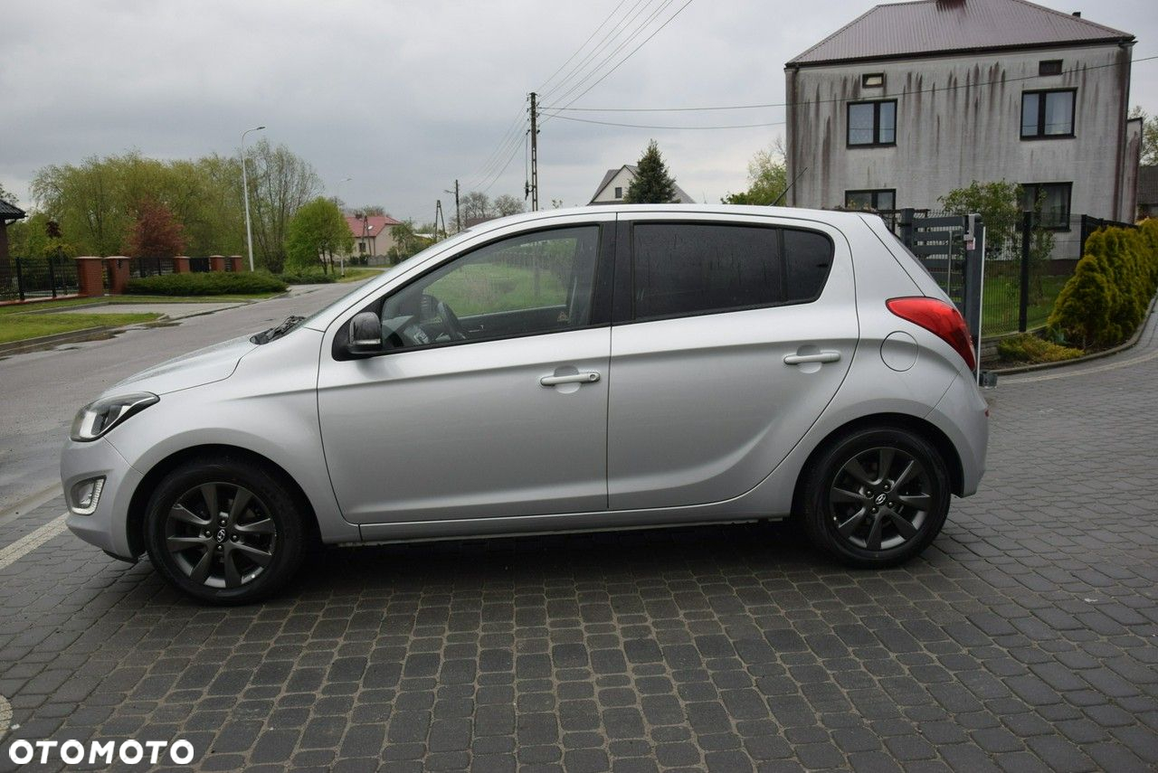 Hyundai i20 1.25 Wersja Jubileuszowa - 14