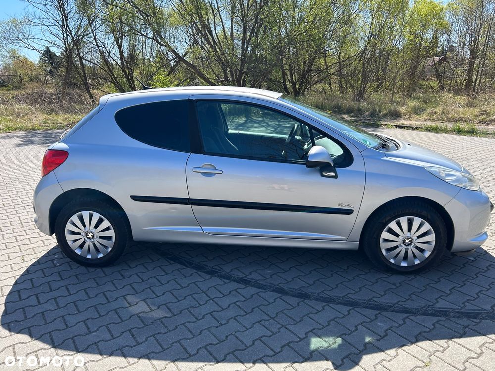 Peugeot 207 75 Filou - 4