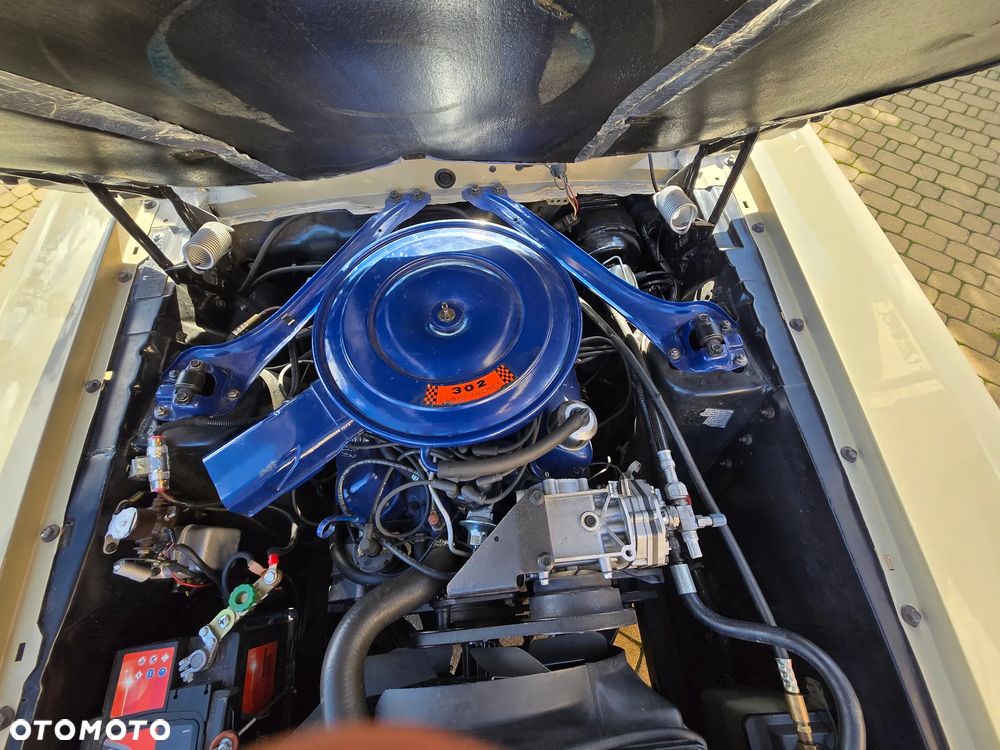 Ford Mustang - 8
