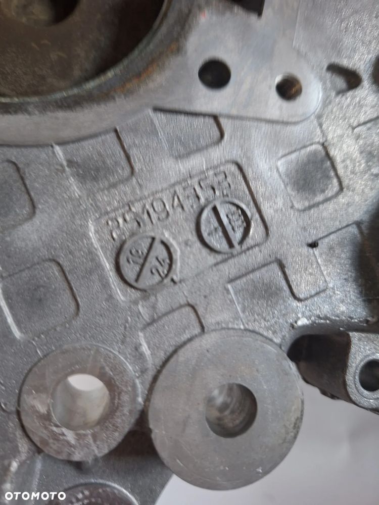 OBUDOWA ROZRZĄDU, POMPA OLEJU 25194353-Opel MOKKA, MERIVA B/ 1,4 turbo - 3