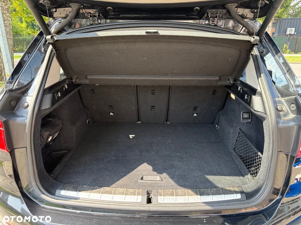 BMW X1 xDrive20i Sport Line - 17