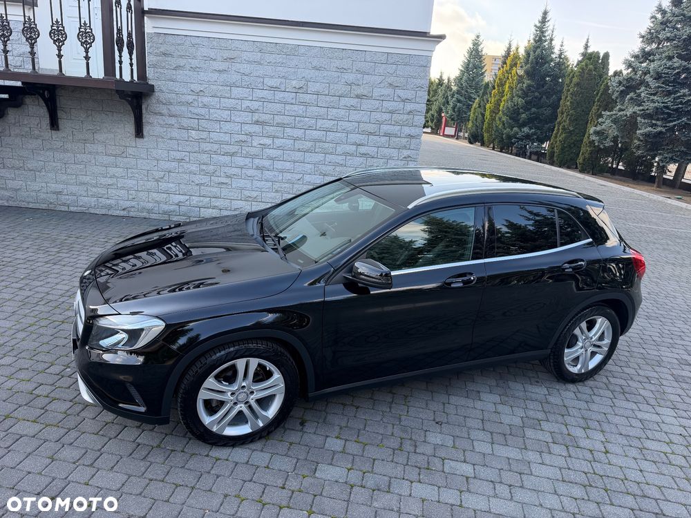 Mercedes-Benz GLA - 17