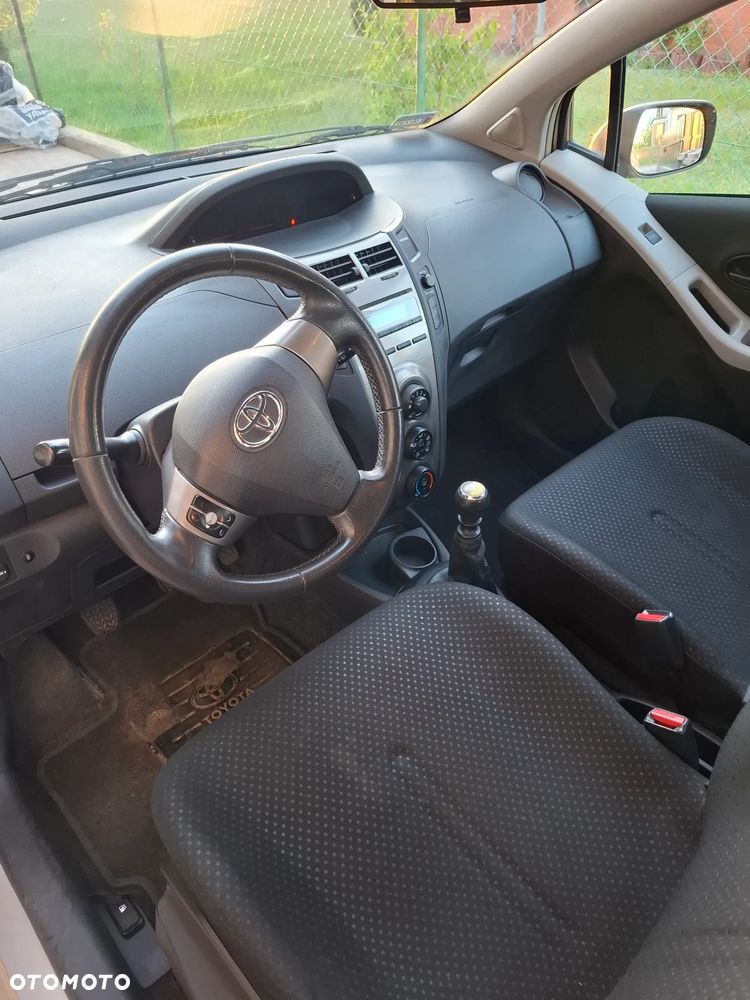 Toyota Yaris 1.33 Sol - 5