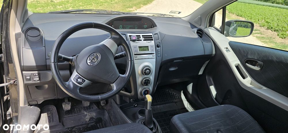 Toyota Yaris - 7