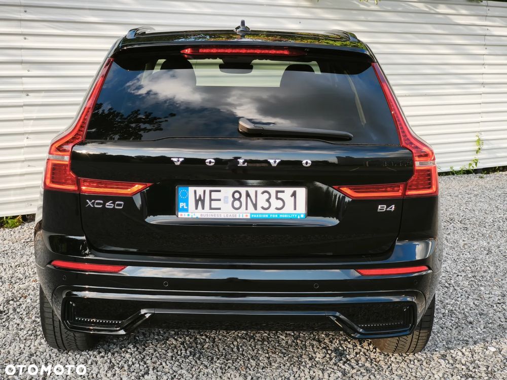 Volvo XC 60 B4 B Plus Dark - 21