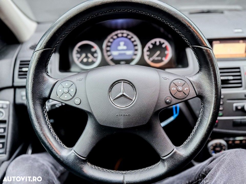 Mercedes-Benz C - 7