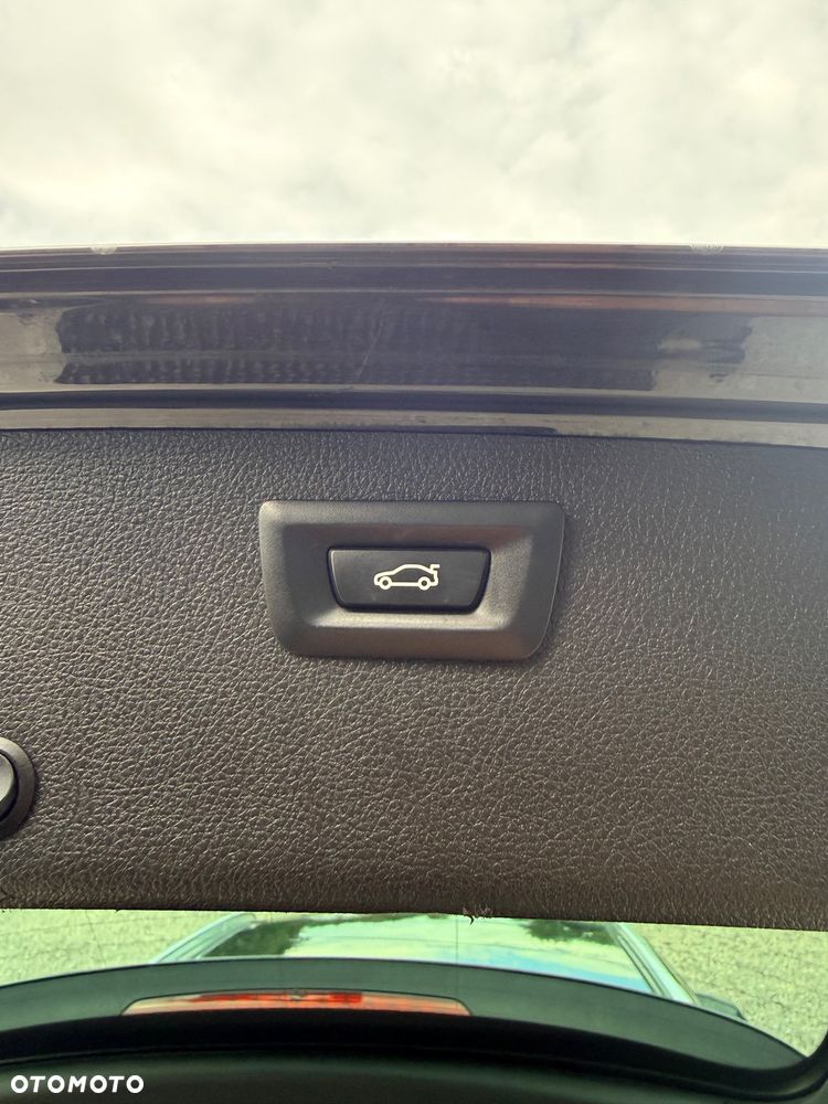 BMW Seria 3 330d xDrive Sport-Aut - 21