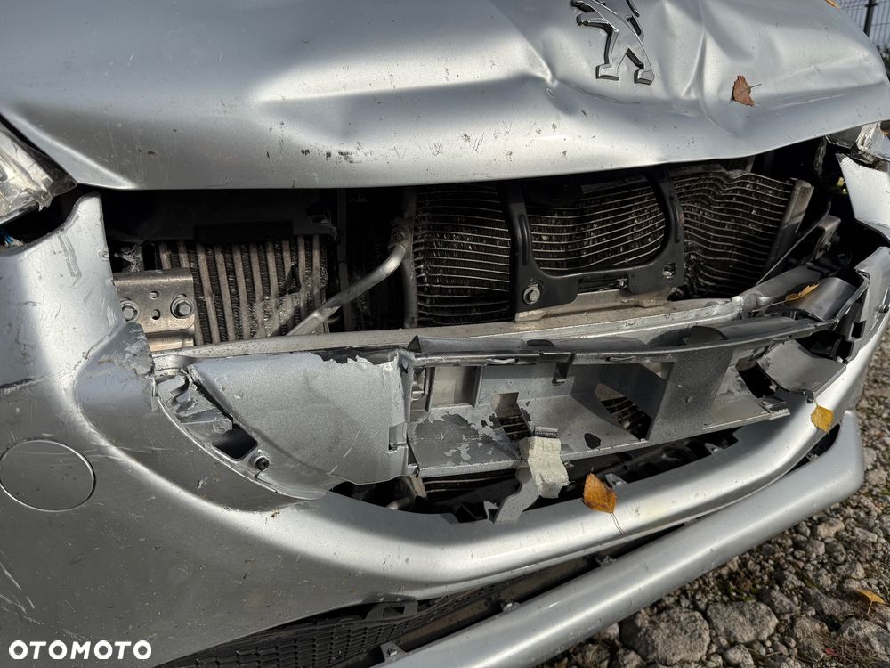 Peugeot 208 1.6 e-HDi Active STT - 13