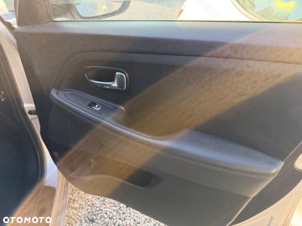 Kia Carens 1.7 CRDi 115 Dream-Team Edition - 16