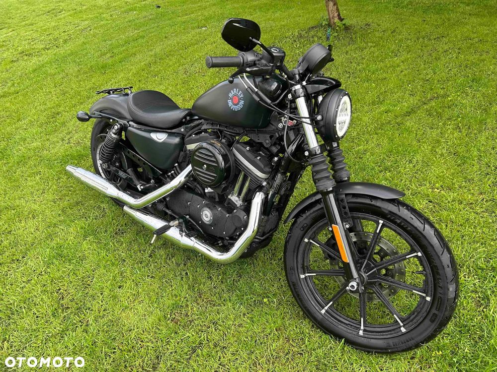 Harley-Davidson Sportster Iron 883 - 2