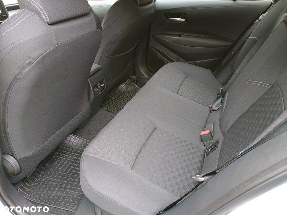 Suzuki Swace 1.8 Hybrid Premium Plus CVT - 11