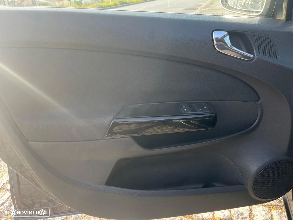 Opel Corsa 1.3 CDTI Enjoy EcoFLEX - 2