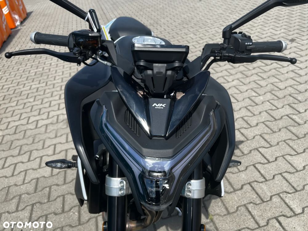 CFMoto 800NK - 17