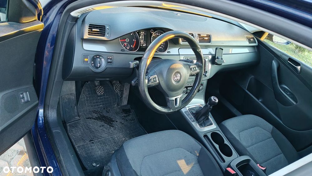 Volkswagen Passat 2.0 TDI DPF Trendline - 6