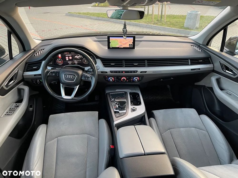 Audi Q7 - 7