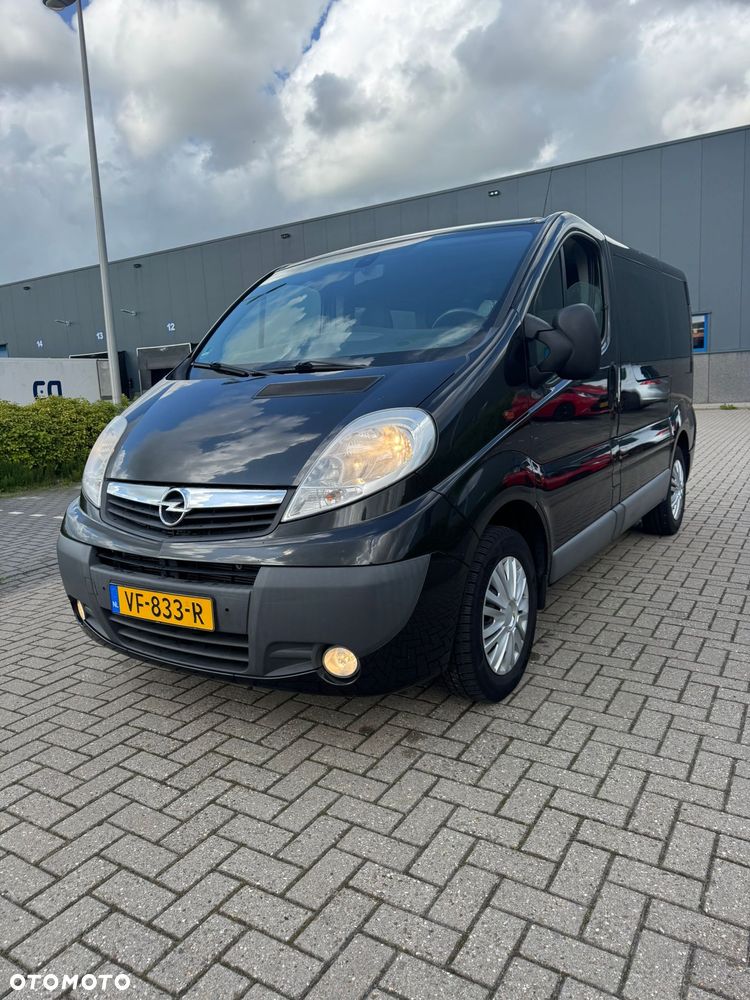 Opel Vivaro - 1