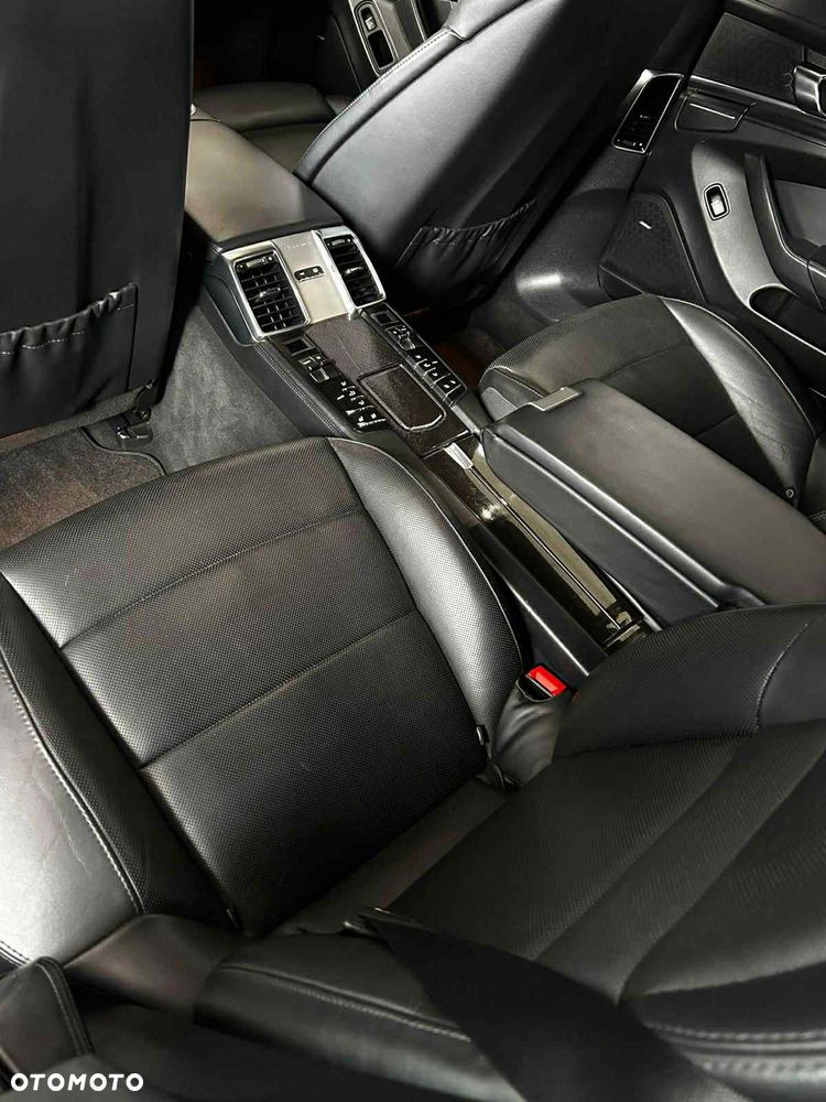 Porsche Panamera 4S - 11